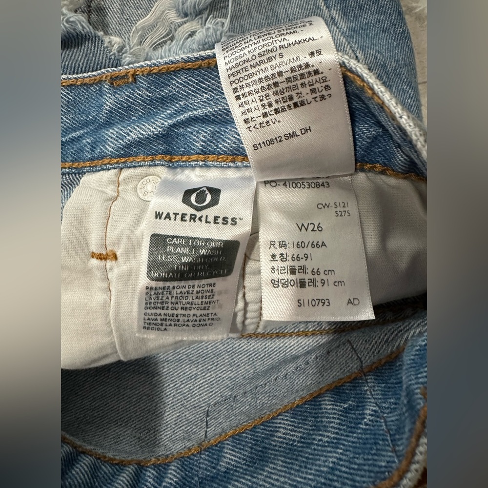 Levi 501 shorts NWOT - Picture 3 of 4